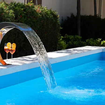 佩拉格罗别墅公寓 *