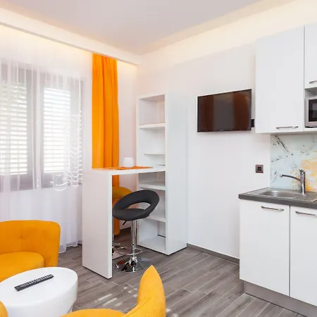 佩拉格罗别墅公寓 *