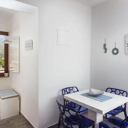 佩拉格罗别墅公寓 *